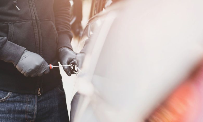 Pencurian Sepatu di Masjid Cirebon