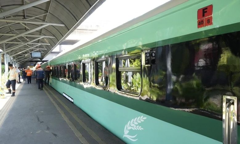 Kereta Petani dan Pedagang