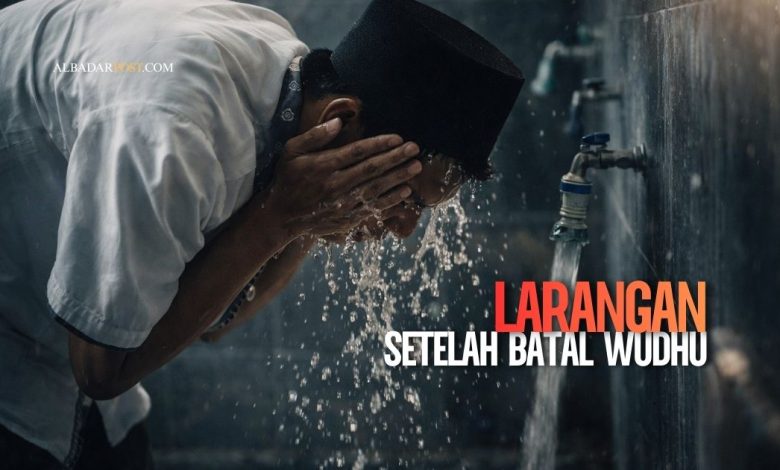 Ilustrasi muslim berwudhu dan larangan ibadah tertentu ketika wudhu batal menurut ajaran Islam