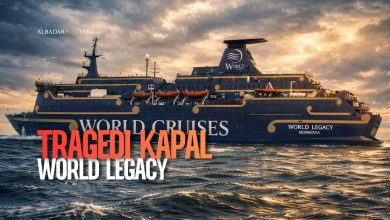 Kebakaran kapal menuju Singapura pada kapal pesiar World Legacy di perairan Singapura yang menewaskan kru WNI.