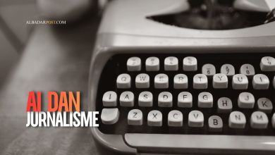 Ilustrasi jurnalis Indonesia memanfaatkan kecerdasan buatan AI dalam proses produksi berita digital.