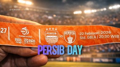 Pelatih Persib Bojan Hodak memimpin latihan jelang laga melawan Persita di Stadion GBLA.