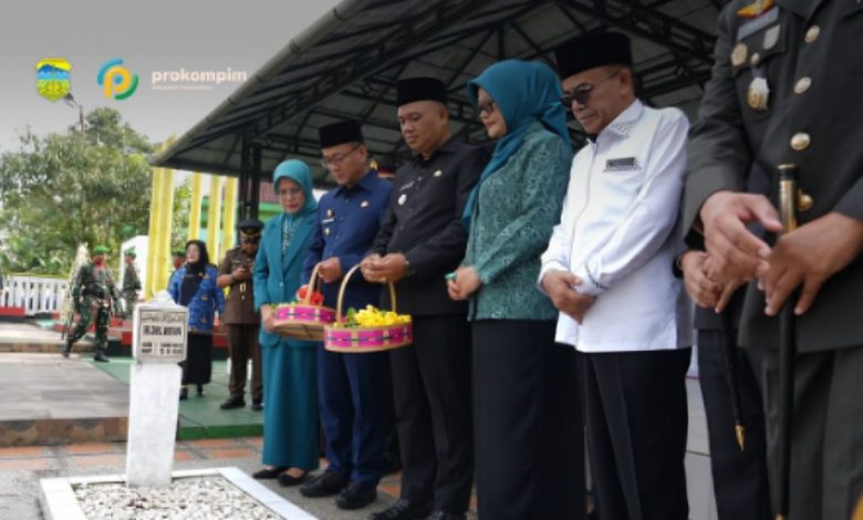Upacara Peringatan KH Zaenal Mustafa ke-82 dihadiri Bupati, Forkopimda, dan pelajar dengan suasana khidmat.