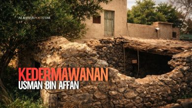 ilustrasi kedermawanan Usman bin Affan menyerahkan harta untuk membantu kaum Muslimin