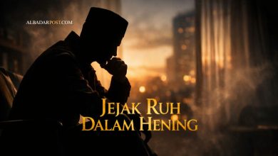 Ilustrasi seseorang tersenyum dalam gemerlap kemewahan, simbol istidraj atau nikmat yang menipu menurut Alquran dan hadis.