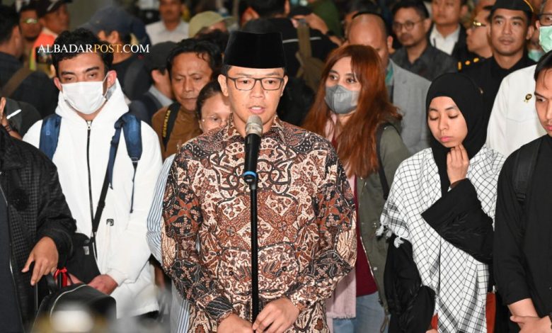 Evakuasi WNI dari Iran menuju Azerbaijan oleh Kementerian Luar Negeri Indonesia di tengah situasi keamanan Timur Tengah.