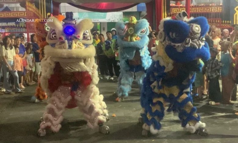 Suasana Cap Go Meh dan buka puasa bersama di Banyumas yang memperlihatkan kebersamaan warga lintas agama.