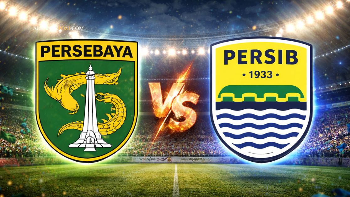Pemain Persebaya dan Persib Bandung berebut bola dalam laga sengit Liga 1 dengan atmosfer stadion penuh.