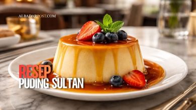 Puding sederhana lembut dengan tekstur halus dan tampilan menarik di atas piring saji