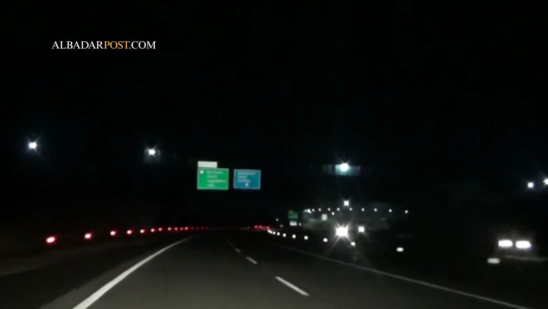 Ilustrasi arus balik Lebaran menuju Jakarta dengan jalan tol lengang saat dini hari tanpa kemacetan