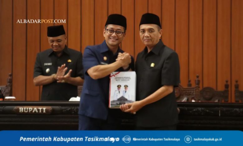 Bupati Tasikmalaya Cecep Nurul Yakin menyampaikan LKPJ Tasikmalaya 2025 di DPRD dengan data pertumbuhan ekonomi dan penurunan kemiskinan