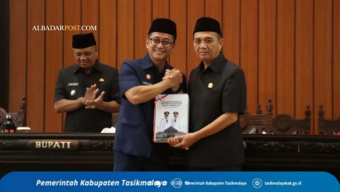 Bupati Tasikmalaya Cecep Nurul Yakin menyampaikan LKPJ Tasikmalaya 2025 di DPRD dengan data pertumbuhan ekonomi dan penurunan kemiskinan