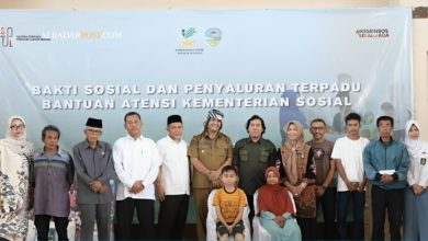Penyaluran bantuan ATENSI Tasikmalaya 2026 kepada ratusan warga di Gedung Juang