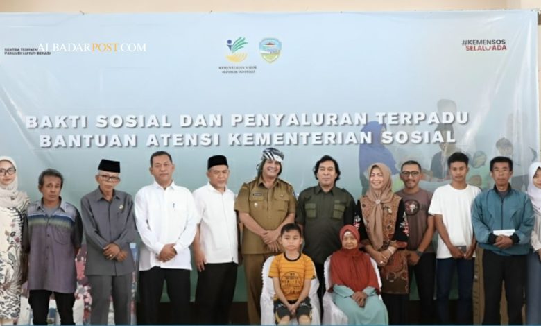 Penyaluran bantuan ATENSI Tasikmalaya 2026 kepada ratusan warga di Gedung Juang
