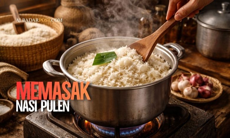 Memasak nasi pulen tanpa rice cooker menggunakan panci dengan metode tradisional di dapur rumah