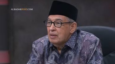 Quraish Shihab memberikan ceramah dengan latar belakang pendidikan Al-Azhar yang membentuk pemikiran keislamannya