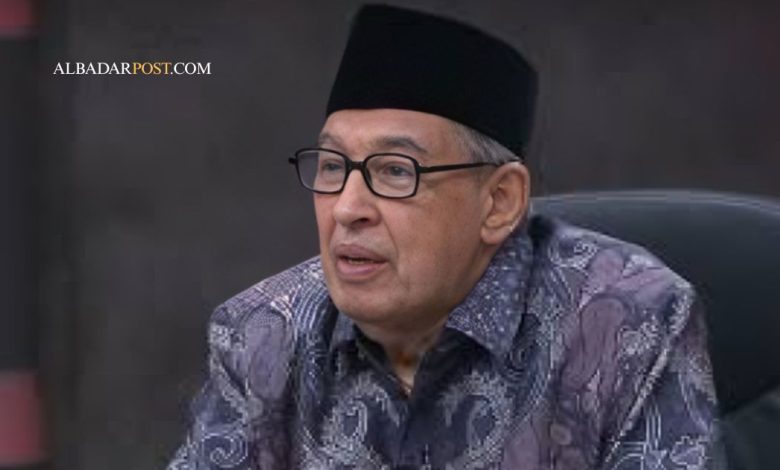 Quraish Shihab memberikan ceramah dengan latar belakang pendidikan Al-Azhar yang membentuk pemikiran keislamannya