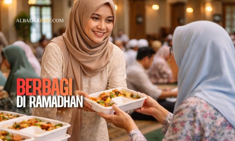 Ilustrasi umat muslim berbagi makanan berbuka puasa kepada jamaah di masjid saat bulan Ramadhan.