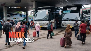 Ilustrasi arus mudik Lebaran 2026 dengan jutaan kendaraan dan pemudik menuju kampung halaman di berbagai jalur transportasi Indonesia