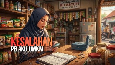 pelaku UMKM pemula mengelola usaha kecil di toko rumahan sambil menghitung keuangan bisnis