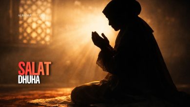 Ilustrasi seorang muslim menunaikan Salat Dhuha di pagi hari dengan cahaya matahari masuk melalui jendela.