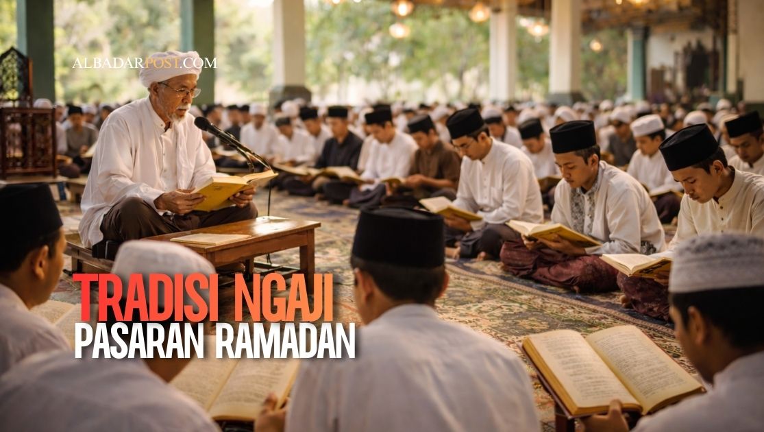 santri mengikuti ngaji pasaran kitab kuning di pesantren saat Ramadan