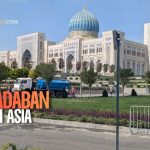 Ilustrasi jejak peradaban Islam di Asia berupa masjid kuno dan jalur perdagangan bersejarah