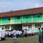 pesantren vs sekolah