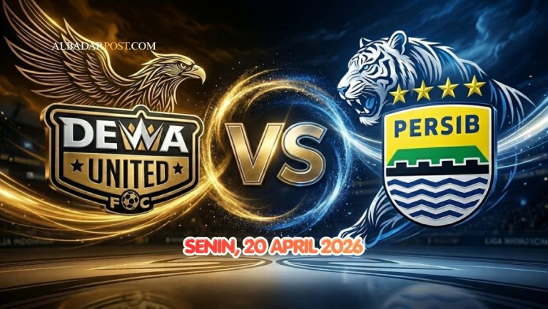Pertandingan Dewa United vs Persib Bandung di stadion tanpa penonton dengan suasana tegang dan fokus pemain