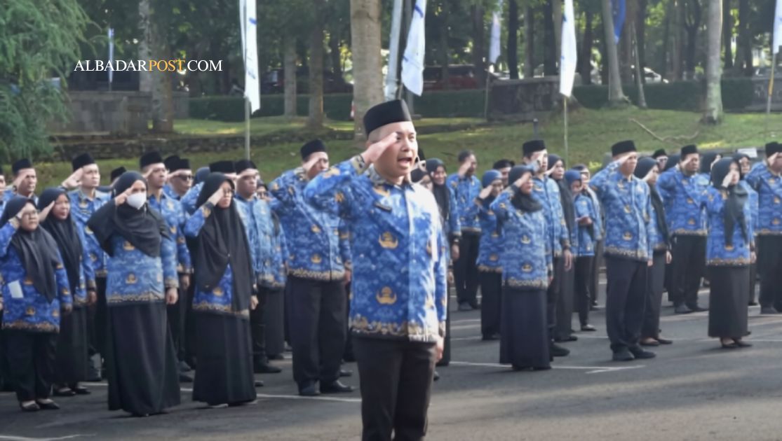Upacara Hari Otonomi Daerah 2026 di Tasikmalaya dengan peserta Forkopimda dan pimpinan daerah di halaman Setda