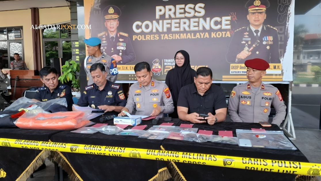 Polisi mengamankan sindikat Bea Cukai gadungan Tasikmalaya yang memeras pedagang rokok dengan modus penyergapan dan atribut palsu.
