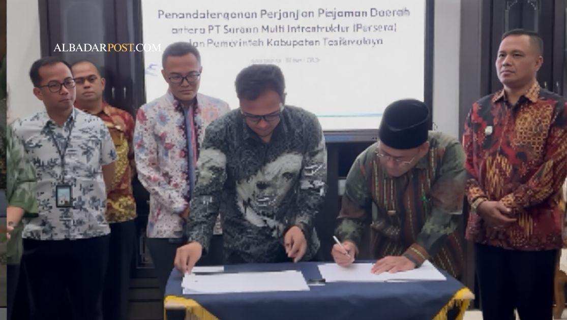 Bupati Tasikmalaya menandatangani kesepakatan pinjaman daerah untuk perbaikan 32 ruas jalan rusak di Kabupaten Tasikmalaya.