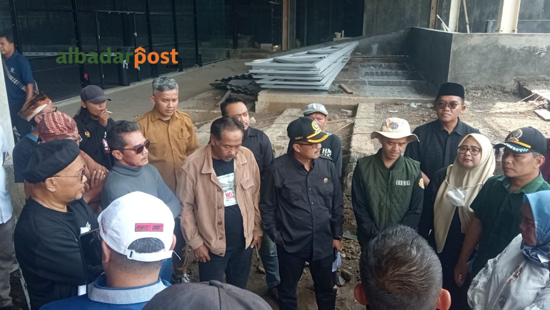Proses ukur ulang lahan proyek For You Padel di Tasikmalaya oleh BPN menggunakan GPS geodetik dan patok batas tanah