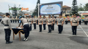 Upacara mutasi Polres Tasikmalaya 2026 dengan pergantian 12 jabatan di Lapangan Hitam Mapolres
