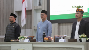 Bupati Tasikmalaya, Dr. H. Cecep Nurul Yakin, S. Pd., M. AP, membuka Training Center dan pembinaan peserta Musabaqoh Tilawatil Qur’an dan Hadist (MTQH) ke-40 di Pendopo Baru, Jum’at (08/05/2026).