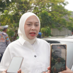 Wakil Bupati Garut Putri Karlina meninjau operasi gabungan pajak kendaraan bermotor di Bundaran SMKN 2 Garut.