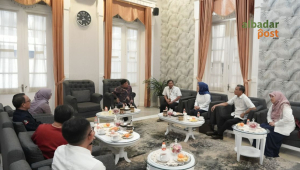 Bupati Garut menerima kunjungan Direktur RSP Rotinsulu Bandung membahas pengembangan layanan klinik paru di Garut.