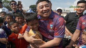 Bupati Garut membuka turnamen sepak bola SD/MI di Lapangan Jayaraga, Sabtu (23/5/2026).