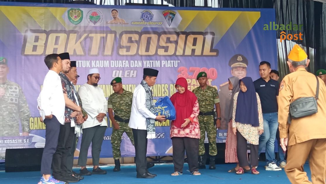 Pembagian ribuan paket sembako kepada yatim piatu dan kaum dhuafa di Kota dan Kabupaten Tasikmalaya bersama Kemendes RI.