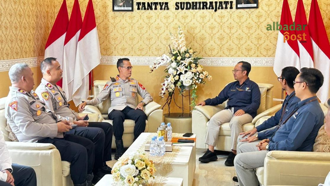 Kapolres Banjar AKBP Didi Dewantoro menerima kunjungan Kepala BPS Kota Banjar di ruang tamu Polres Banjar