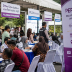 Suasana pelayanan terpadu Pepatah Manis Kabupaten Ciamis yang menghadirkan berbagai layanan publik, Job Fair, dan Gerakan Pangan Murah.