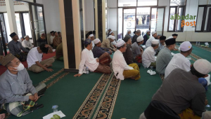 Ribuan jamaah menghadiri Haul Akbar ke-67 KH Ahmad Sudja'i di Komplek Pesantren Kudang Kota Tasikmalaya.