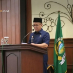 Bupati Tasikmalaya menghadiri rapat paripurna DPRD terkait persetujuan hibah kendaraan dan aset tanah untuk pelayanan publik.