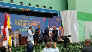 Ribuan atlet Taekwondo bertanding di Tasik Open 9 di GOR Sukapura Kota Tasikmalaya dengan tribun penuh penonton
