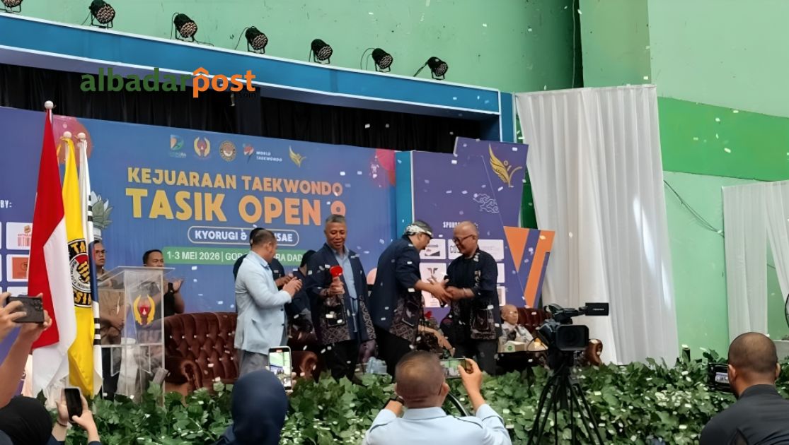Ribuan atlet Taekwondo bertanding di Tasik Open 9 di GOR Sukapura Kota Tasikmalaya dengan tribun penuh penonton