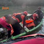 Tim SAR mengevakuasi korban pemancing tenggelam di Sungai Blok Bong Indramayu setelah pencarian dua hari.