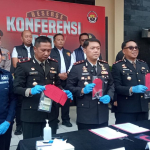 Polres Tasikmalaya menunjukkan barang bukti sepeda motor Honda Vario merah hasil curanmor yang berhasil ditemukan kembali.