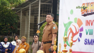 Bupati Garut Abdusy Syakur Amin membuka Invitasi Bola Voli ke-8 SMKN 10 Garut yang diikuti puluhan tim SMP.