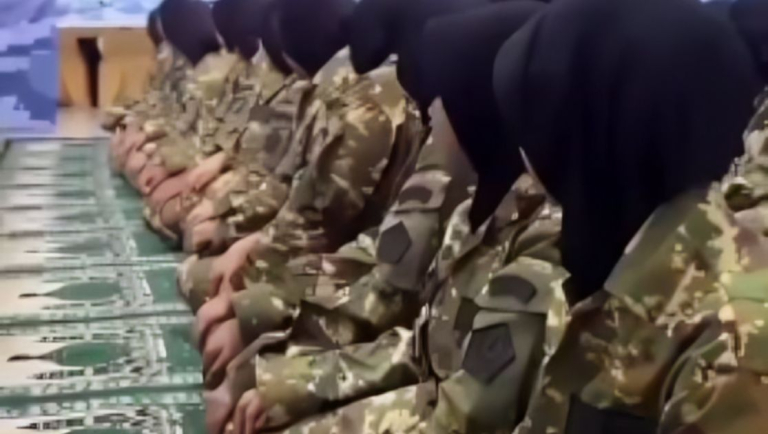 Viral Salat Latsarmil