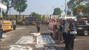 Demo Camat Indihiang